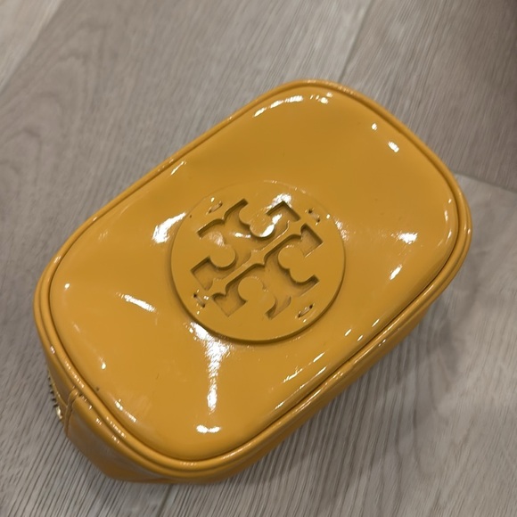Tory Burch Pouch - Like new - Picture 2 of 8